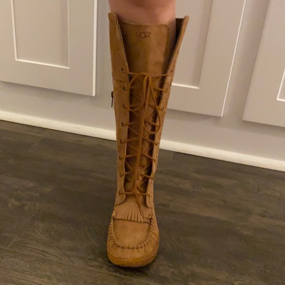 Ugg Boots - Picture 1 of 5